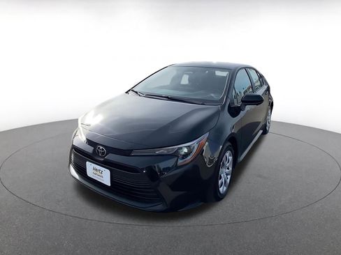 Used 2025 Toyota Corolla LE image 7
