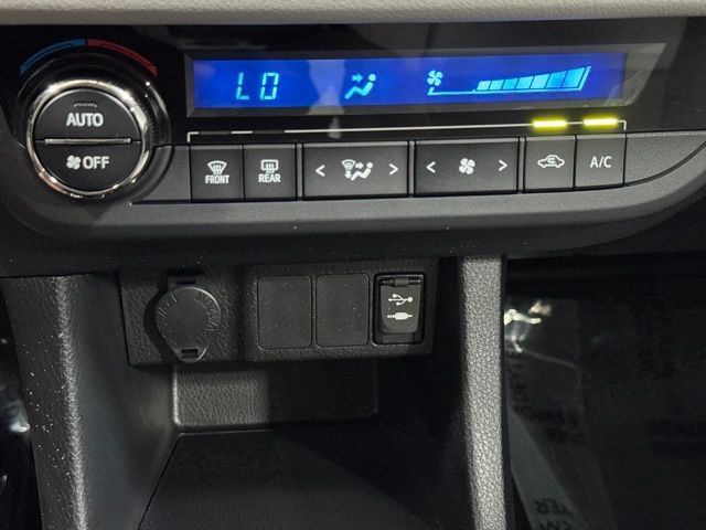 Used 2016 Toyota Corolla LE FWD image 14