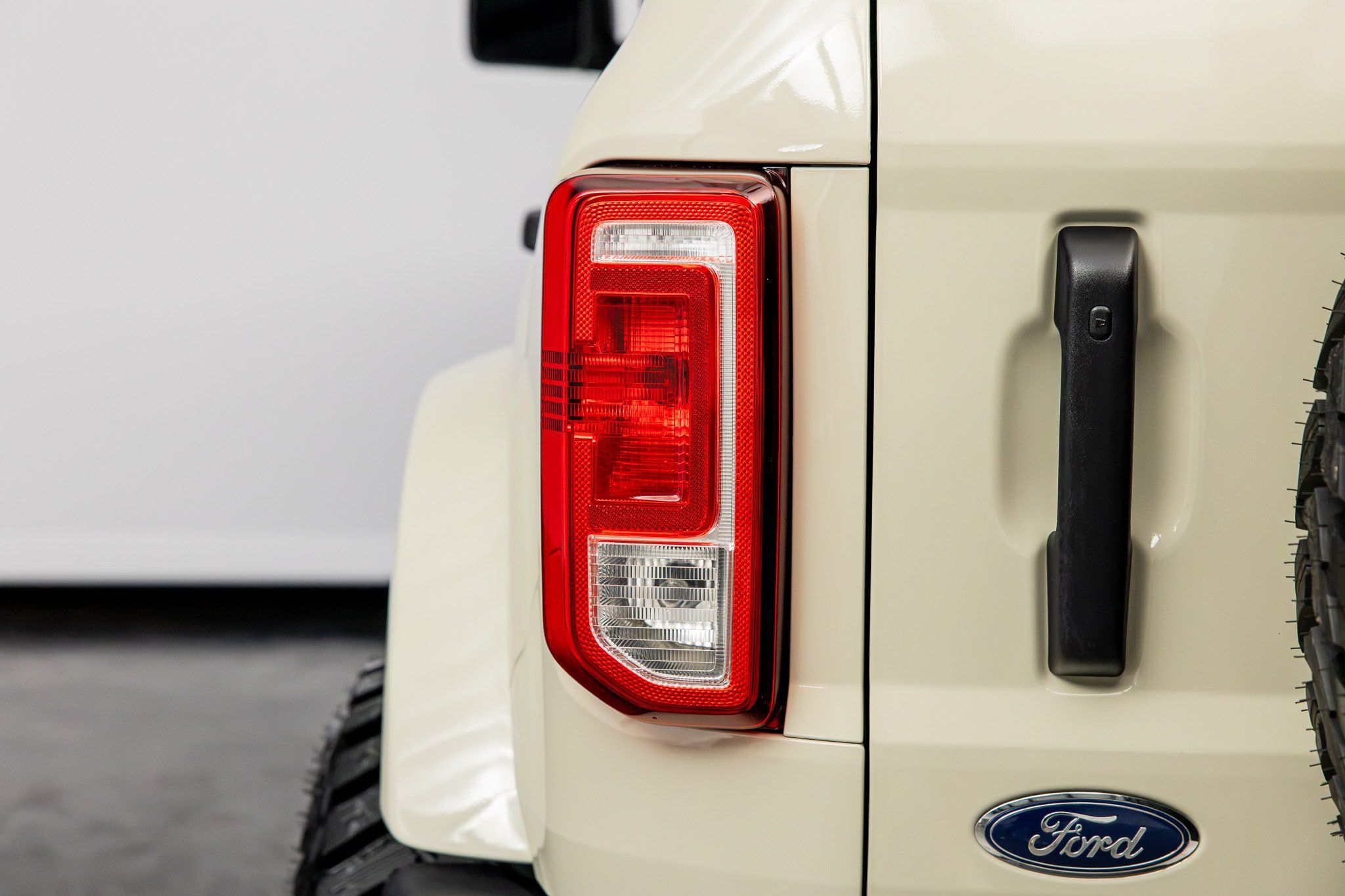 Used 2025 Ford Bronco Outer Banks AWD/4WD image 17