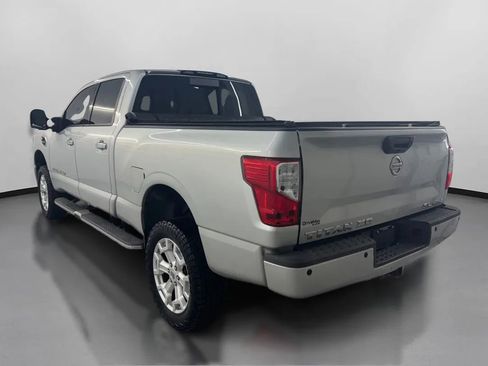 Used 2016 Nissan Titan SL image 7