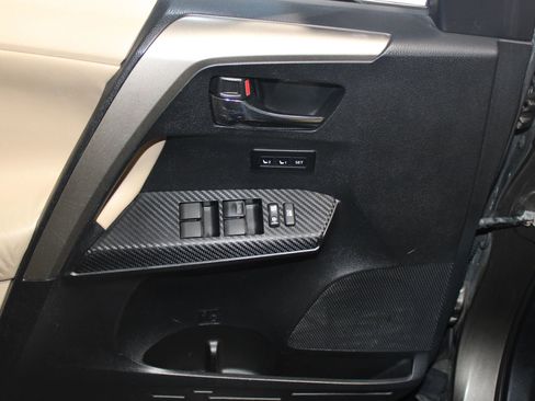 Used 2013 Toyota RAV4 Limited image 8