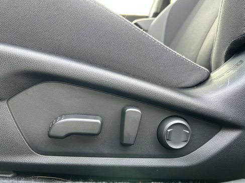 Certified 2025 Subaru Crosstrek 2.0i Premium image 16