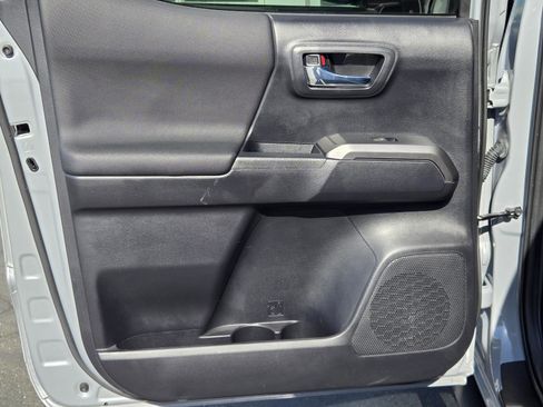 Used 2021 Toyota Tacoma TRD Sport w/ Technology Package image 23