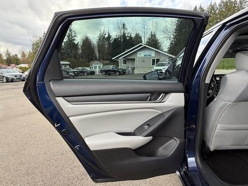 Used 2018 Honda Accord EX image 21