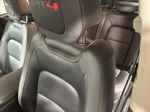 Used 2022 GMC Canyon AT4 image 19