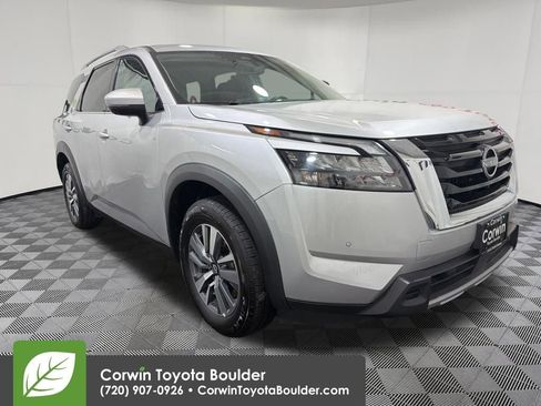 Used 2025 Nissan Pathfinder SL AWD/4WD image 1