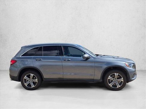 Used 2019 Mercedes-Benz GLC 300 image 4