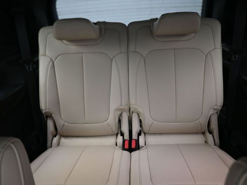 New 2025 Jeep Grand Cherokee L Limited w/ Luxury Tech Group II image 12