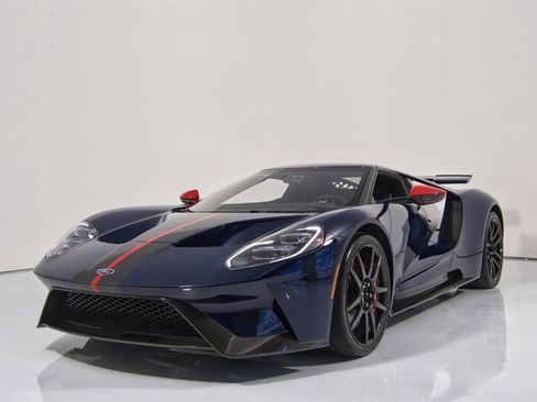 Used 2020 Ford GT Carbon Series image 4