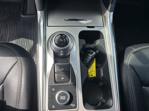 Used 2020 Ford Explorer XLT w/ Equipment Group 202A AWD/4WD image 10