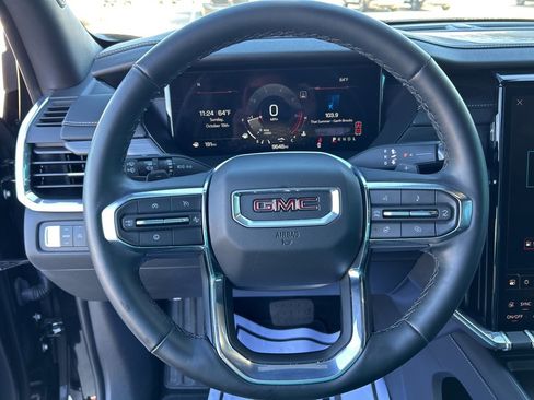 Used 2025 GMC Acadia Elevation image 21