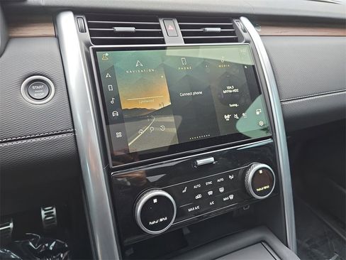 New 2025 Land Rover Discovery Dynamic SE image 21