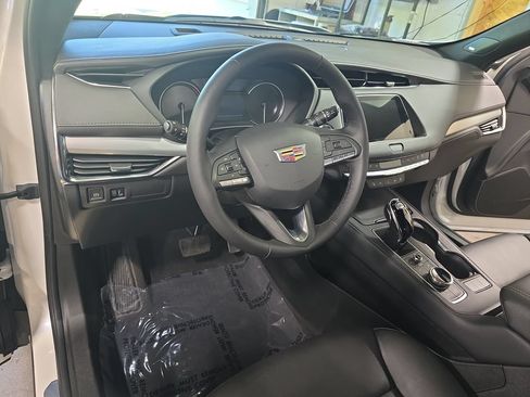 Used 2023 Cadillac XT4 Premium Luxury w/ Cold Weather Package AWD/4WD image 15