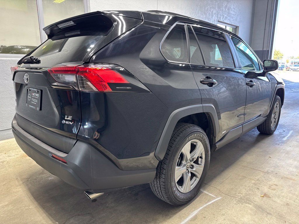 Used 2025 Toyota RAV4 LE AWD/4WD image 3