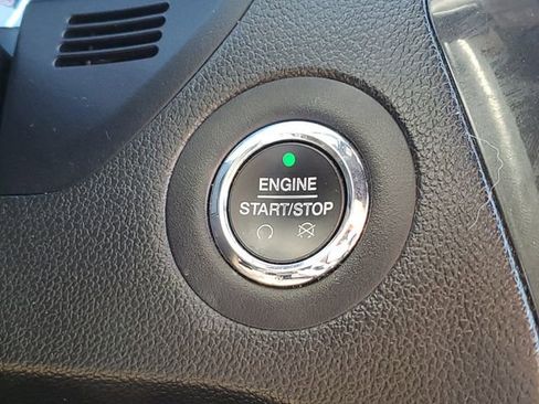 Used 2019 Ford Explorer XLT w/ Equipment Group 202A AWD/4WD image 26