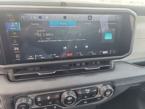 Used 2024 Jeep Wrangler Sahara image 16