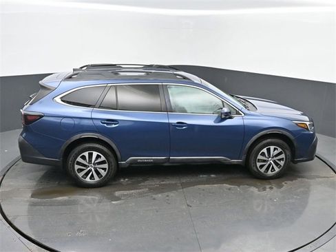 Used 2020 Subaru Outback Premium image 43