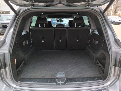 Used 2023 Mercedes-Benz GLB 250 4MATIC w/ Premium Package image 28