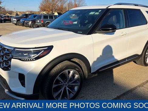 Used 2025 Ford Explorer Platinum w/ Ultimate Package image 1