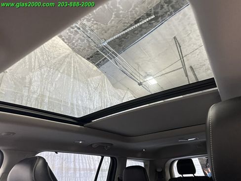 Used 2023 Jeep Grand Cherokee L Limited w/ Luxury Tech Group II AWD/4WD image 12