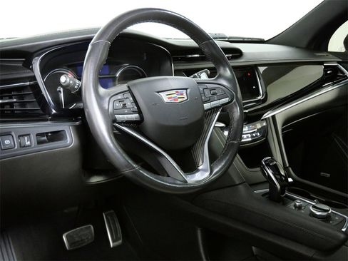 Used 2022 Cadillac XT6 Sport image 16
