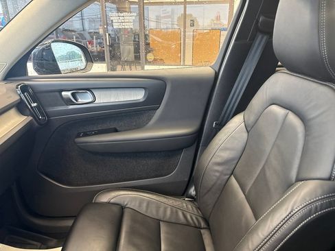 Used 2023 Volvo XC40 B5 Plus w/ Driver Assist Package AWD/4WD image 28