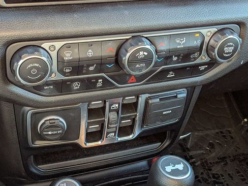 Used 2024 Jeep Wrangler Unlimited Sport AWD/4WD image 22