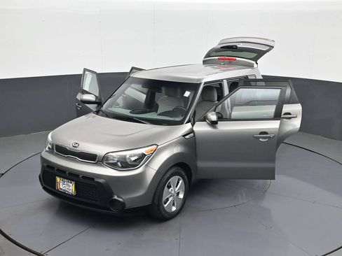 Used 2015 Kia Soul FWD image 31
