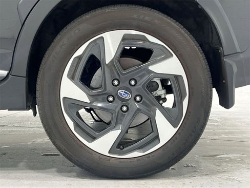 Used 2024 Subaru Crosstrek 2.5i Limited w/ Crosstrek Mirror Package image 10