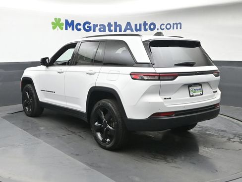 Used 2023 Jeep Grand Cherokee Altitude AWD/4WD image 25