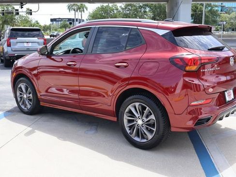 Used 2022 Buick Encore GX Select w/ Sport Touring Package FWD image 5