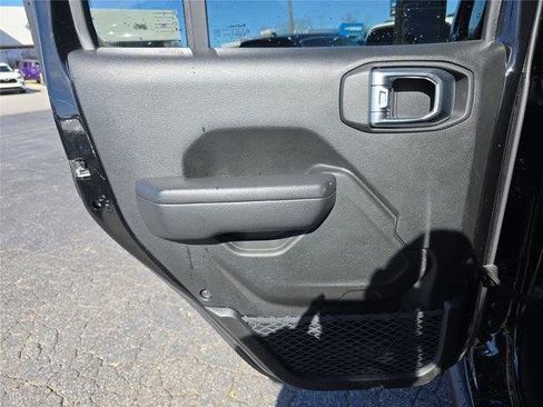 Used 2022 Jeep Wrangler Unlimited Rubicon w/ LED Lighting Group image 14