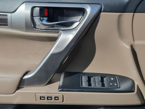Used 2023 Lexus GX 460 Premium w/ Accessory Package AWD/4WD image 2