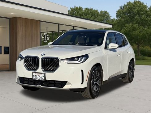 Used 2025 BMW X3 xDrive30i w/ Convenience Package image 2