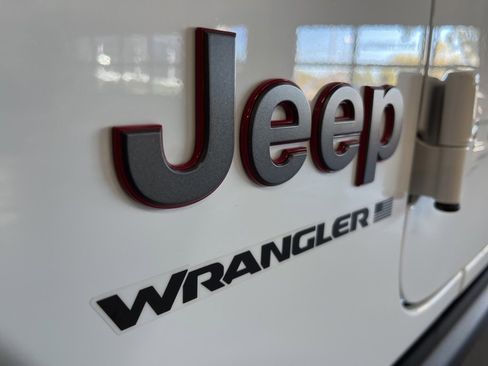 Used 2024 Jeep Wrangler Unlimited Rubicon image 20