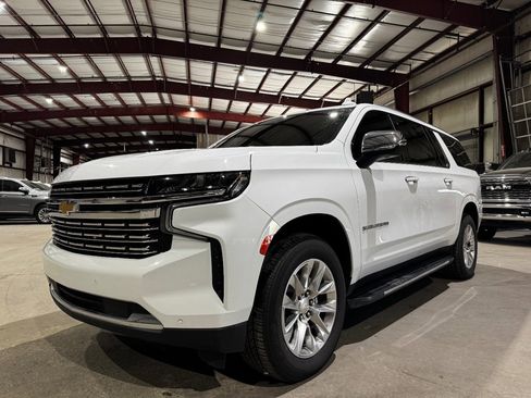 Used 2023 Chevrolet Suburban Premier image 9
