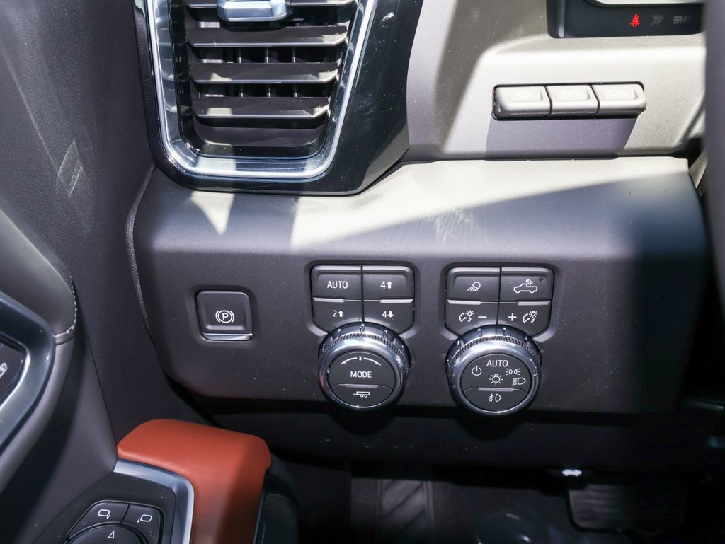 New 2026 GMC Sierra 3500 Denali Ultimate AWD/4WD image 29