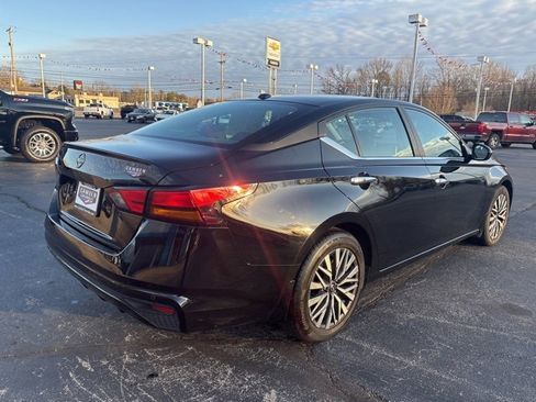 Used 2025 Nissan Altima 2.5 SV image 6