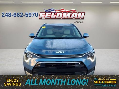 Used 2024 Kia Niro EX Touring image 9