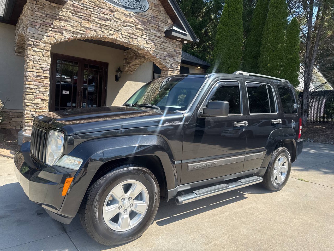 Used 2012 Jeep Liberty Sport w/ Popular Equipment Group RWD image 2
