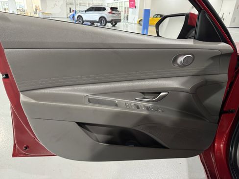 Used 2023 Hyundai Elantra SEL image 22