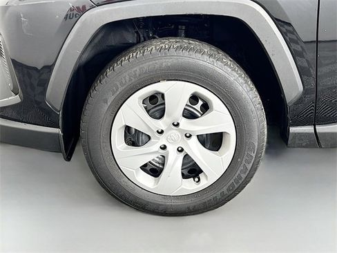 Used 2024 Toyota RAV4 LE image 10