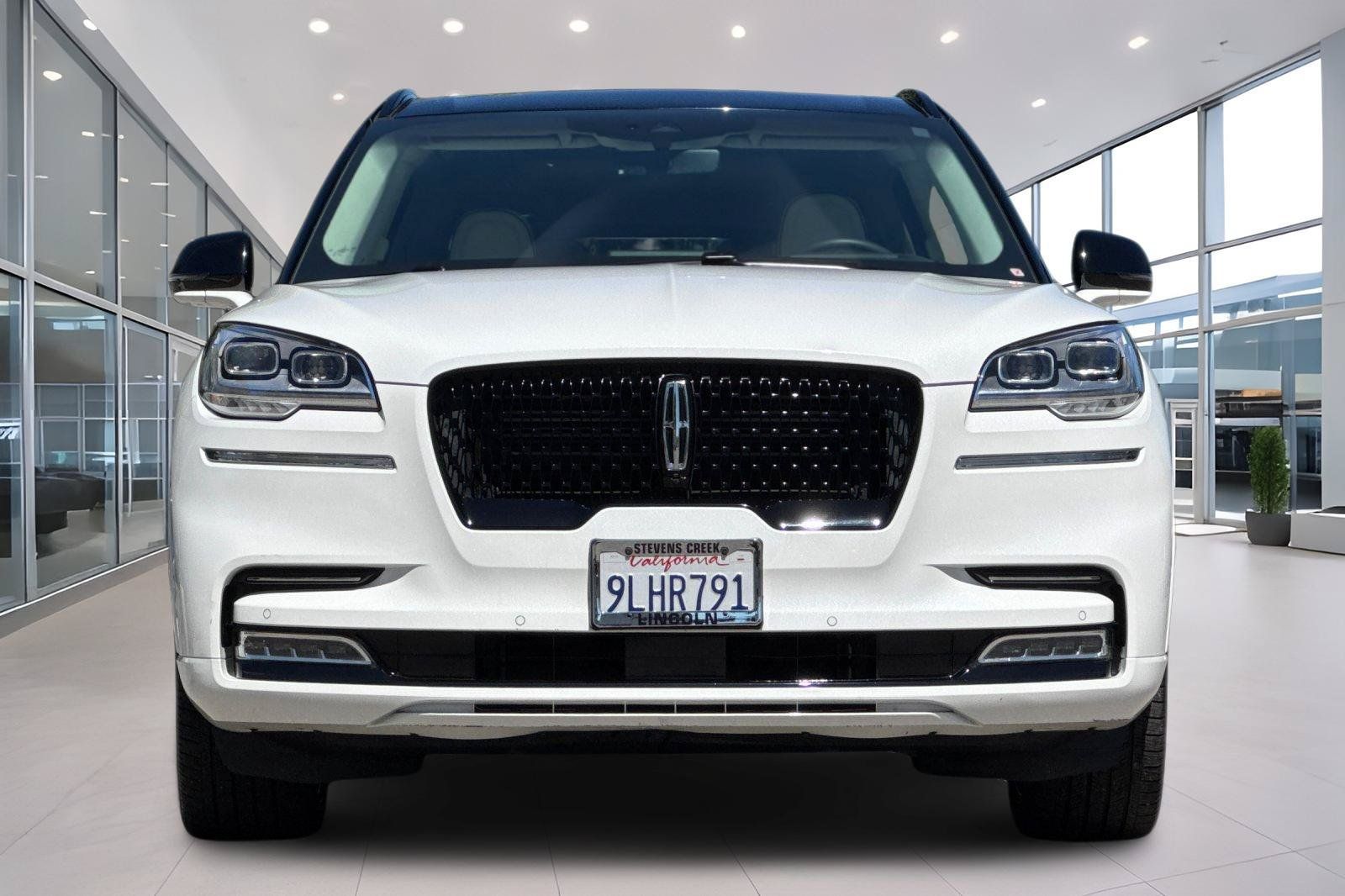 Certified 2023 Lincoln Aviator Black Label AWD/4WD image 9