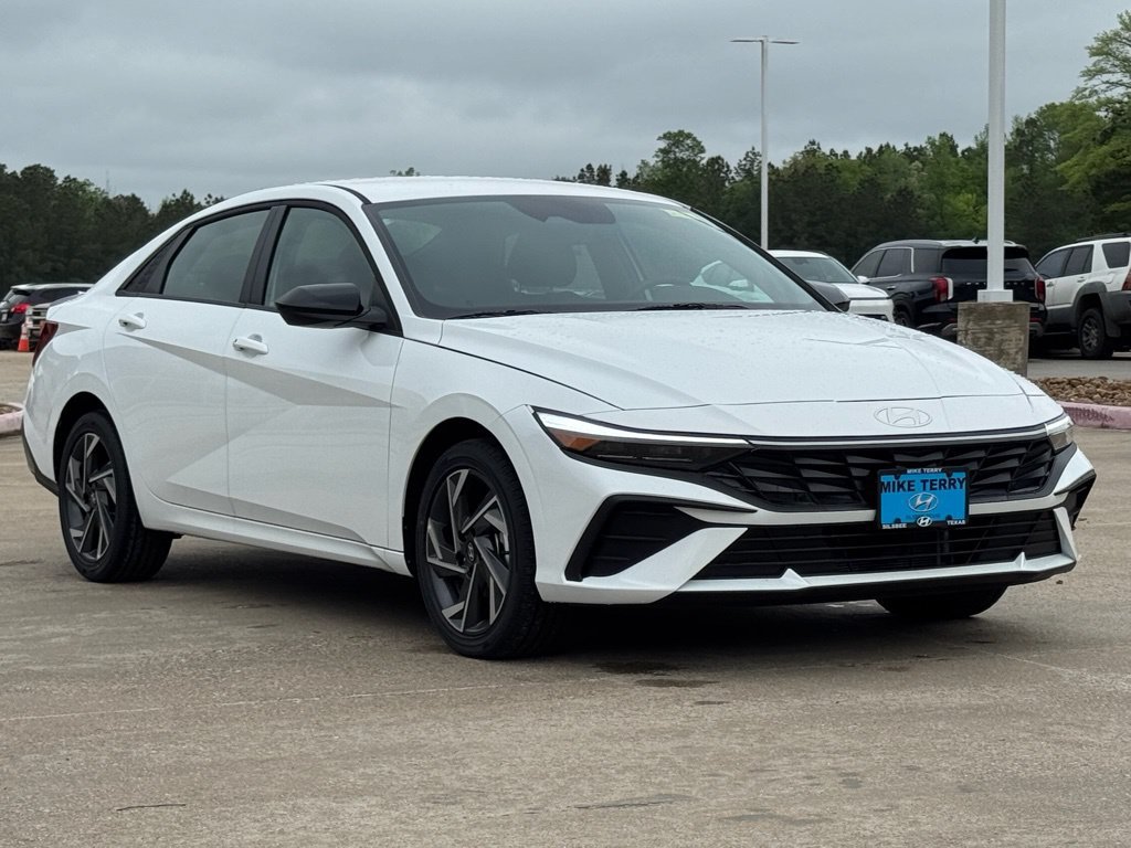 New 2025 Hyundai Elantra SEL FWD image 8
