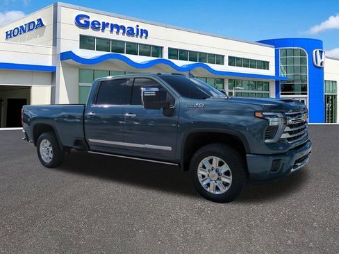 Used 2025 Chevrolet Silverado 3500 High Country w/ Technology Package image 3