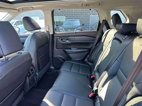 Used 2021 Nissan Rogue SV w/ Premium Package image 10