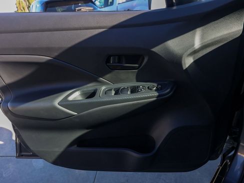 Used 2025 Nissan Versa S w/ Trunk Package image 27