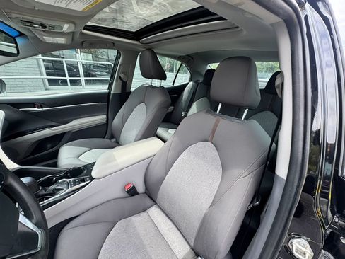 Used 2019 Toyota Camry LE Hybrid w/ Audio Package FWD image 14