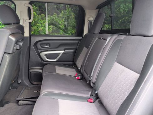 Used 2023 Nissan Titan SV RWD image 30