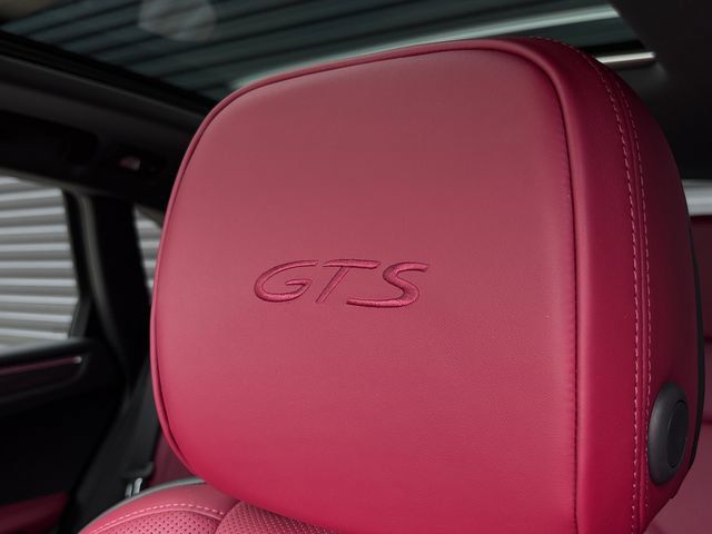 Certified 2026 Porsche Macan GTS AWD/4WD image 28